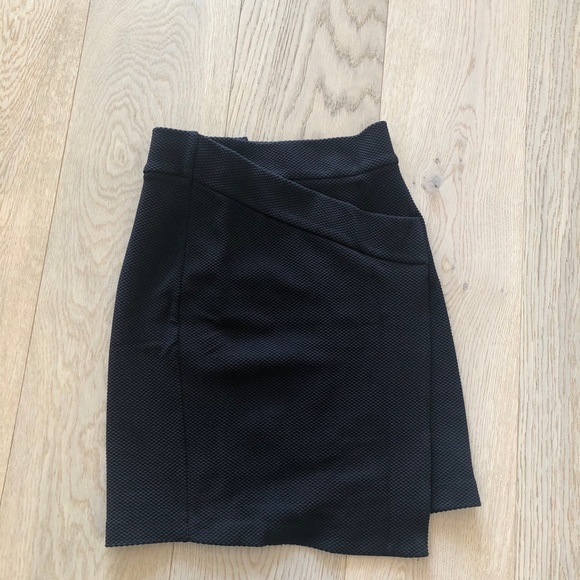 NWOT H&M woven asymmetrical skirt - Picture 5 of 6